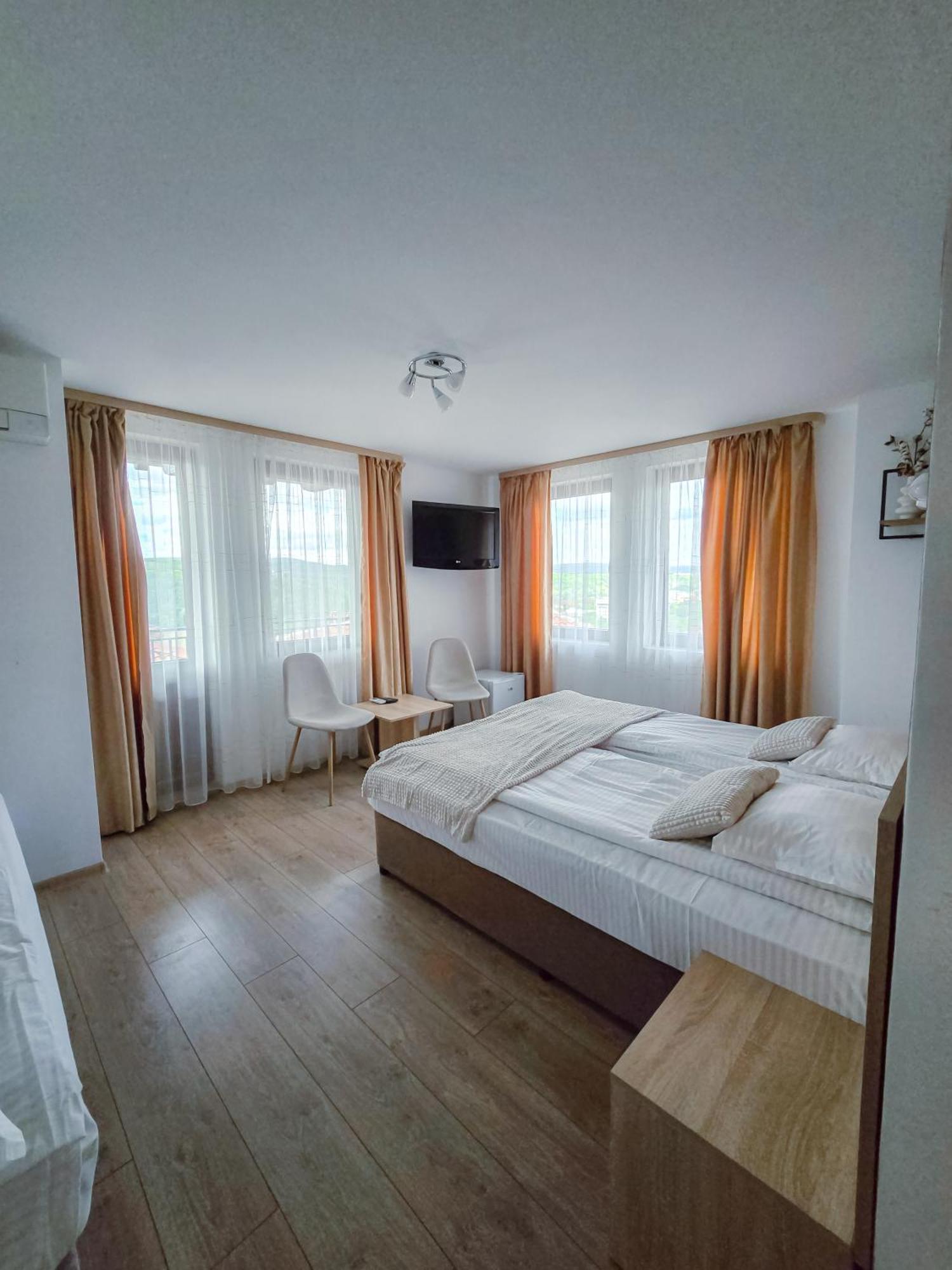 Hotel Slavianska dusha Veliko Tărnovo Exteriör bild